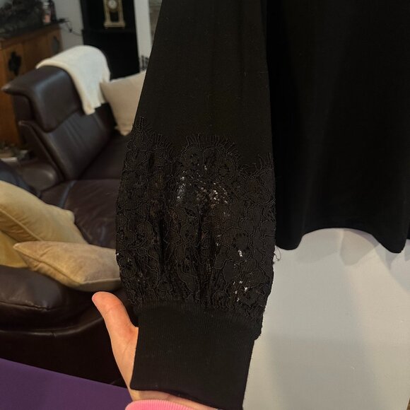 Luisa Viola Black Blouse with Lace detailing - Picture 2 of 7